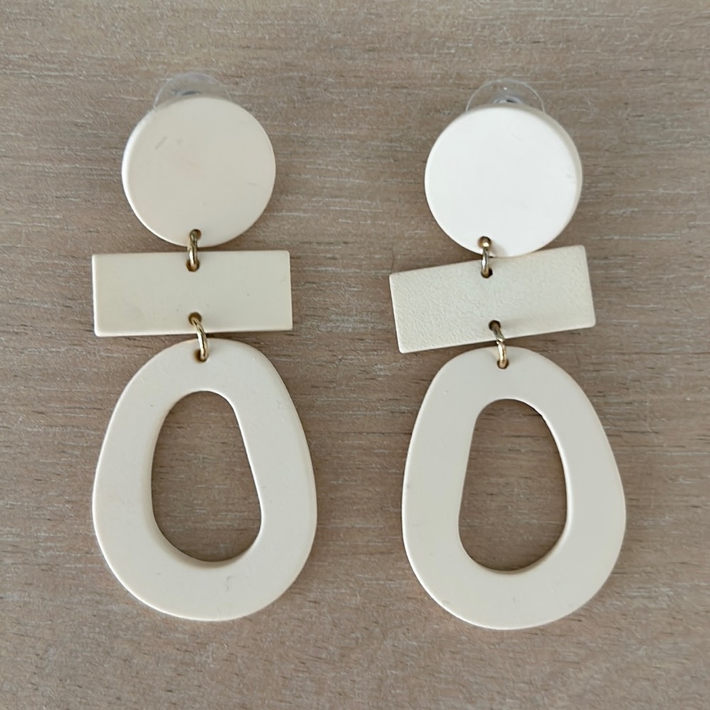 Cream earrings